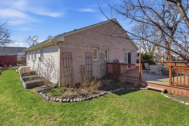 10033 Montrose Avenue, Schiller Park, IL 60176