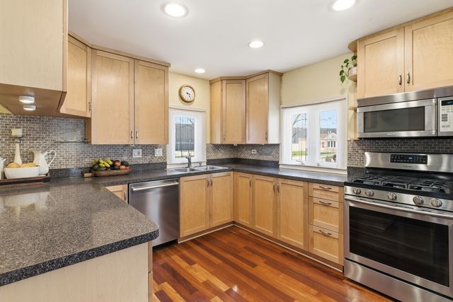 10033 Montrose Avenue, Schiller Park, IL 60176