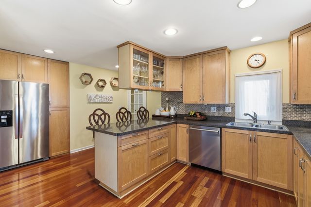 10033 Montrose Avenue, Schiller Park, IL 60176