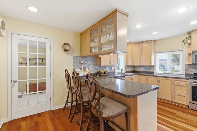 10033 Montrose Avenue, Schiller Park, IL 60176