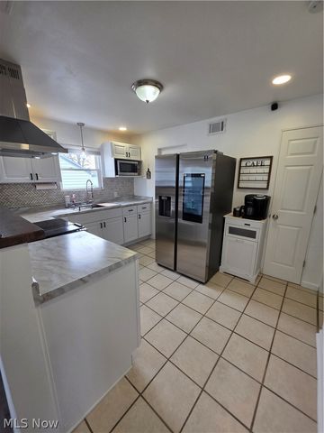 1334 E 346th Street, Eastlake, OH 44095