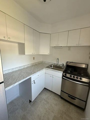 18 S Henry Street 10-3, Pearl River, NY 10965
