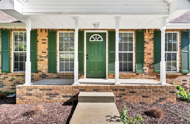 570 Barney Ln, Clarksville, TN 37042