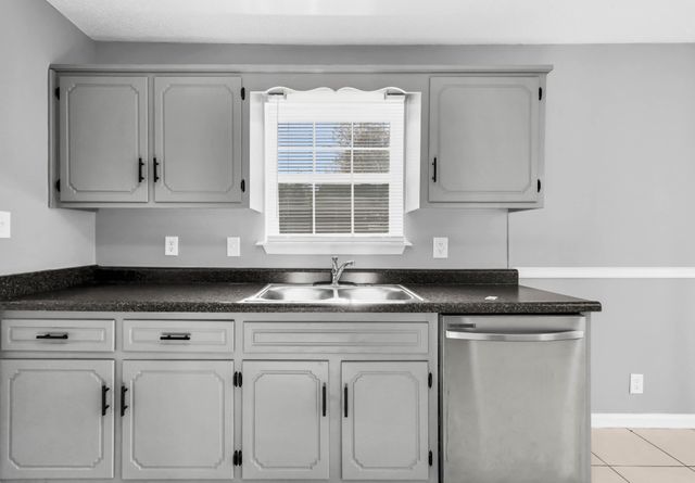 570 Barney Ln, Clarksville, TN 37042