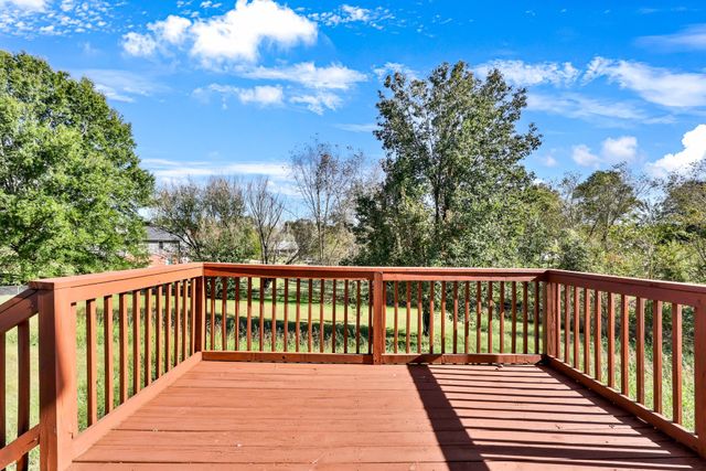 570 Barney Ln, Clarksville, TN 37042