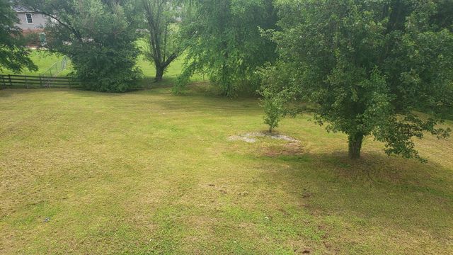 570 Barney Ln, Clarksville, TN 37042