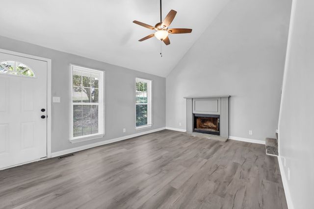 570 Barney Ln, Clarksville, TN 37042