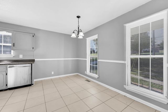 570 Barney Ln, Clarksville, TN 37042