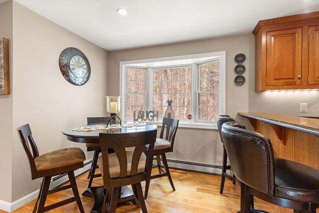 35 Meadowbrook Dr, Wrentham, MA 02093