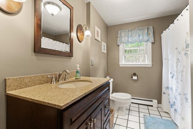 35 Meadowbrook Dr, Wrentham, MA 02093