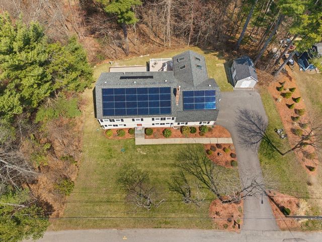 35 Meadowbrook Dr, Wrentham, MA 02093