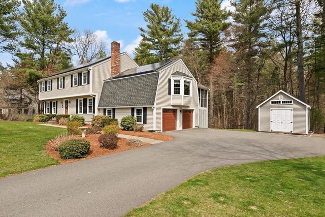 35 Meadowbrook Dr, Wrentham, MA 02093