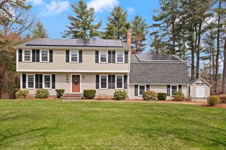 35 Meadowbrook Dr, Wrentham, MA 02093