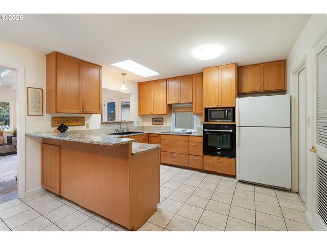 14085 Sw LINDA Ln, Beaverton, OR 97006