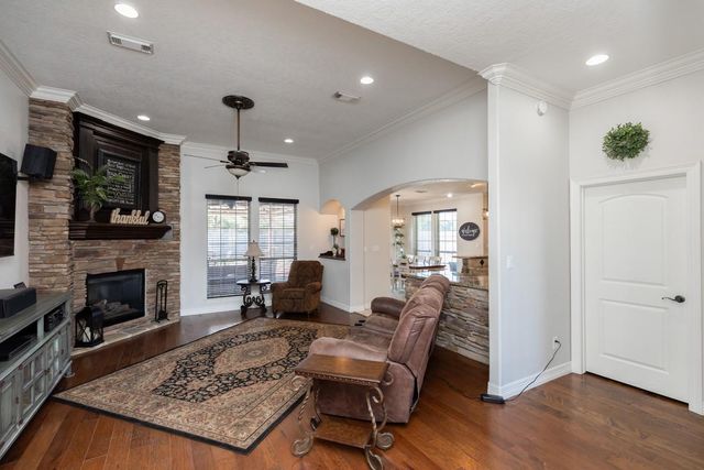 665 Winchester Drive, Bridge City, TX 77611