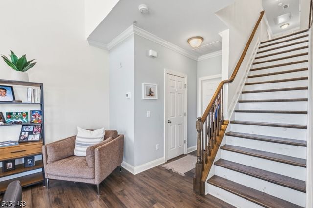 1 Passe Ct, Hillsborough Twp., NJ 08844