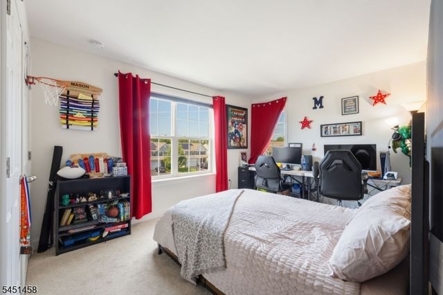 1 Passe Ct, Hillsborough Twp., NJ 08844