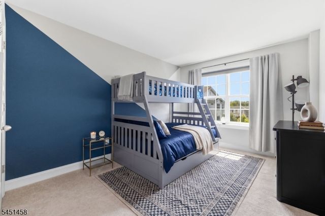 1 Passe Ct, Hillsborough Twp., NJ 08844