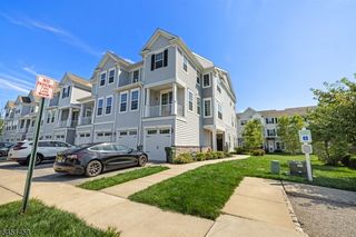 1 Passe Ct, Hillsborough Twp., NJ 08844