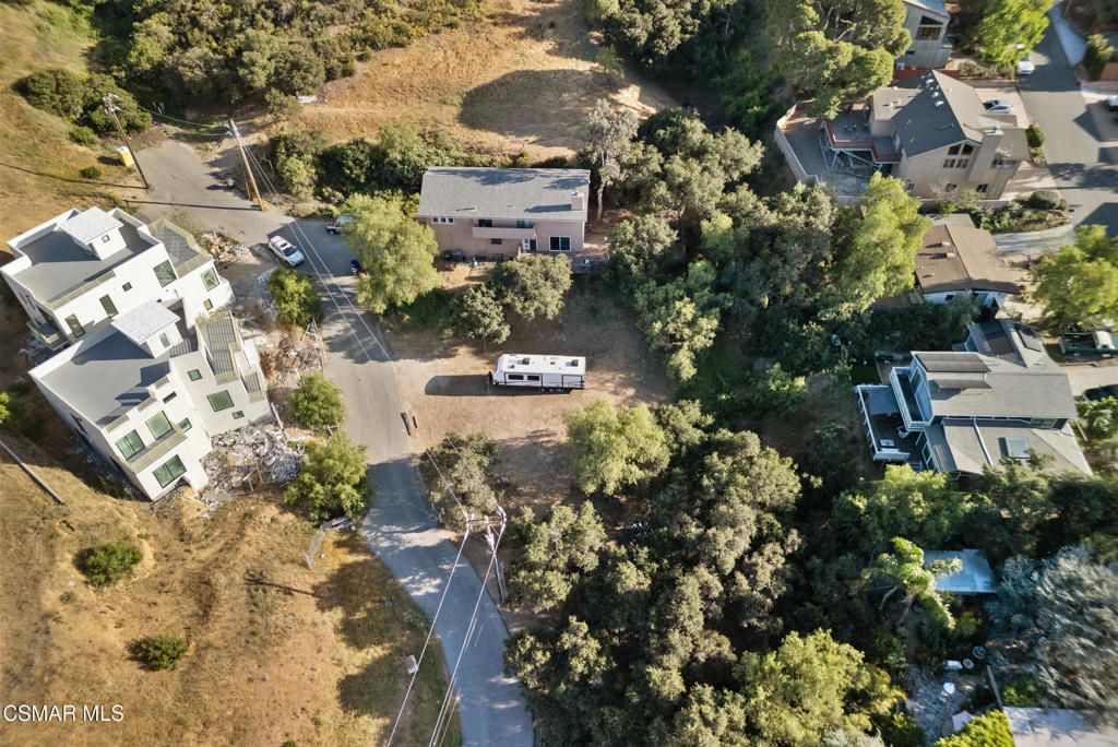 Image 12 of property listing at 375 Acacia Lane, Newbury Park, CA 91320