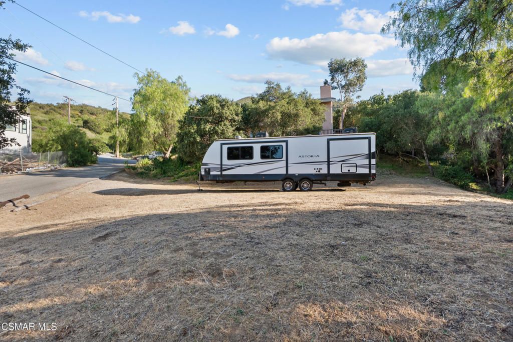 Image 6 of property listing at 375 Acacia Lane, Newbury Park, CA 91320