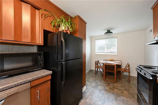 500 SW 4th Street, Lee's Summit, MO 64063