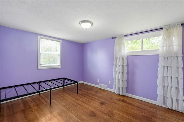 500 SW 4th Street, Lee's Summit, MO 64063