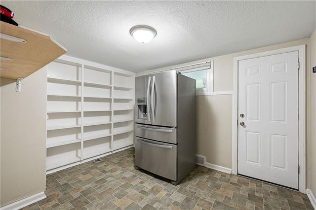 500 SW 4th Street, Lee's Summit, MO 64063