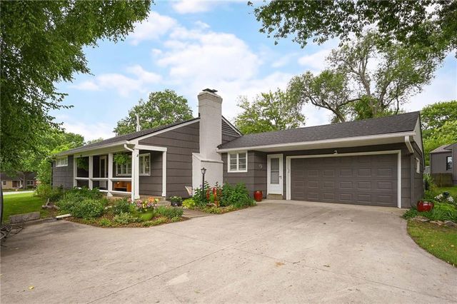 500 SW 4th Street, Lee's Summit, MO 64063