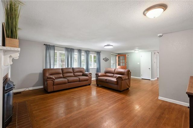 500 SW 4th Street, Lee's Summit, MO 64063