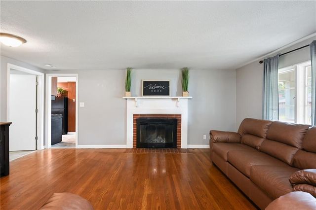 500 SW 4th Street, Lee's Summit, MO 64063