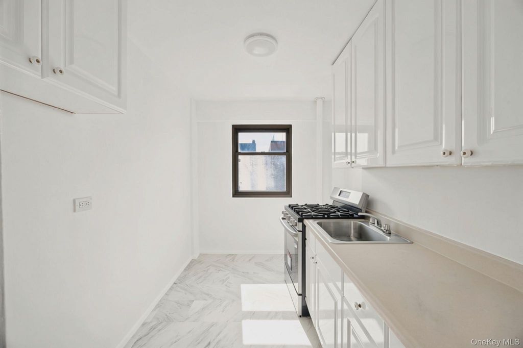 21-41 34th Avenue 14B, Astoria, NY 11106 — photo 5