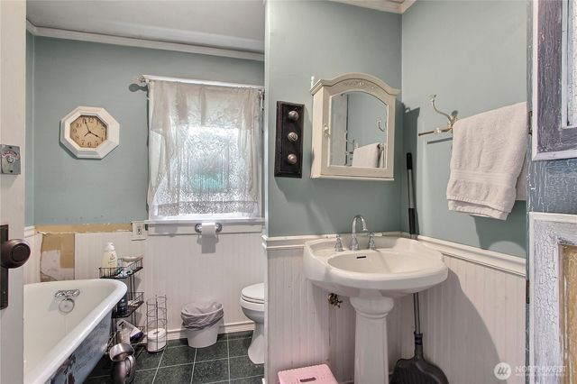 401 E 35th Street, Tacoma, WA 98404