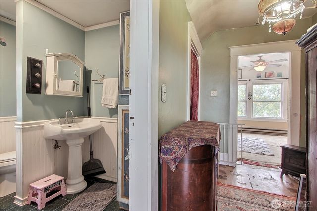 401 E 35th Street, Tacoma, WA 98404