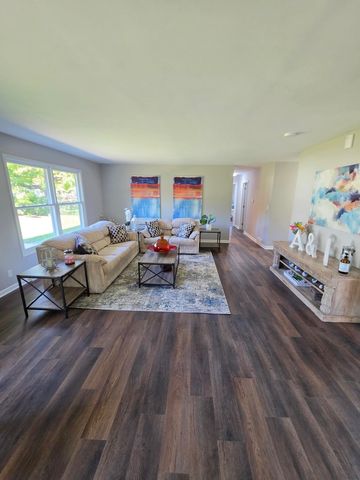 2059 Robert Street, Aurora, IL 60506