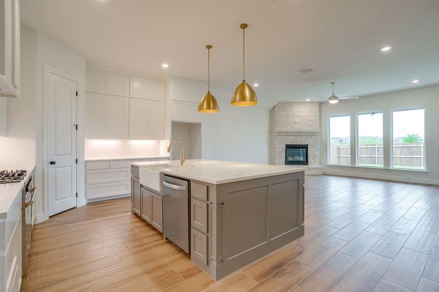 7286 Velvetleaf, Benbrook, TX 76126