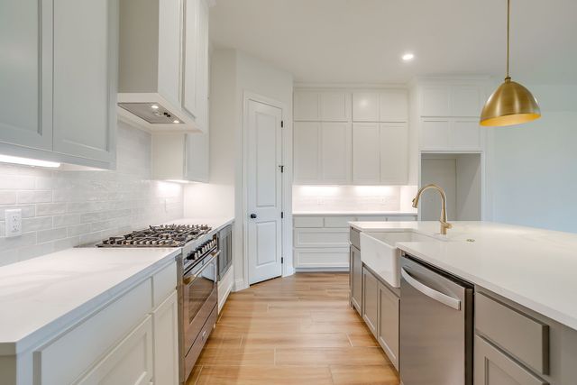 7286 Velvetleaf, Benbrook, TX 76126