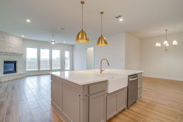 7286 Velvetleaf, Benbrook, TX 76126