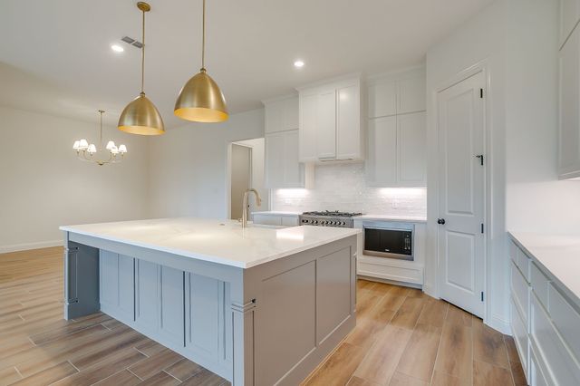 7286 Velvetleaf, Benbrook, TX 76126