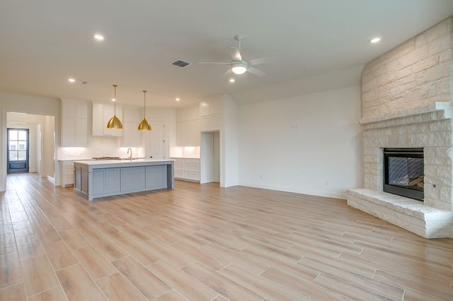 7286 Velvetleaf, Benbrook, TX 76126