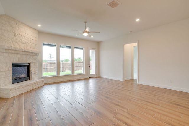 7286 Velvetleaf, Benbrook, TX 76126