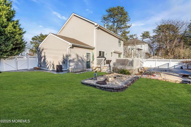 800 12th Avenue, Toms River, NJ 08757