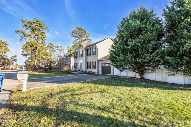 800 12th Avenue, Toms River, NJ 08757