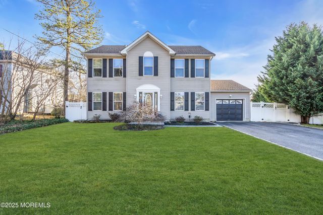 800 12th Avenue, Toms River, NJ 08757