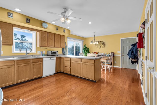 800 12th Avenue, Toms River, NJ 08757