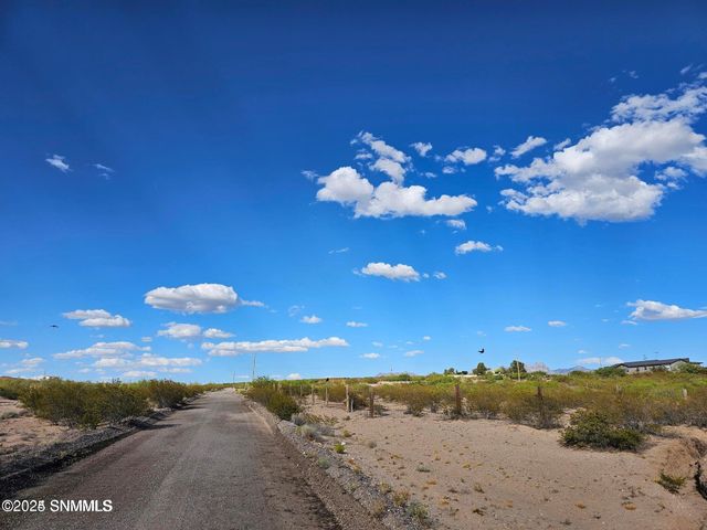 30 Tucson Avenue, Las Cruces, NM 88012