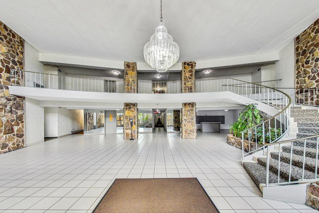 16 E Old Willow Road 431S, Prospect Heights, IL 60070