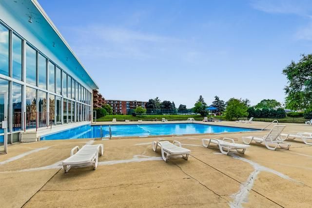 16 E Old Willow Road 431S, Prospect Heights, IL 60070