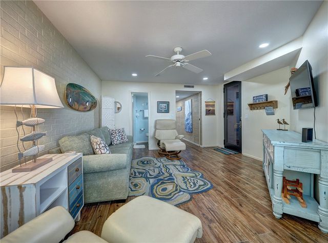 720 Access Road 1-A 713, Port Aransas, TX 78373