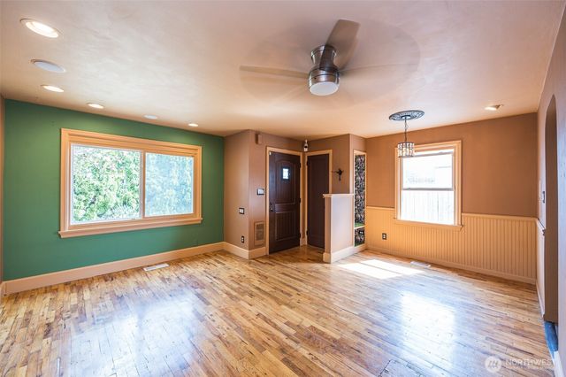 218 125th Street S, Tacoma, WA 98444
